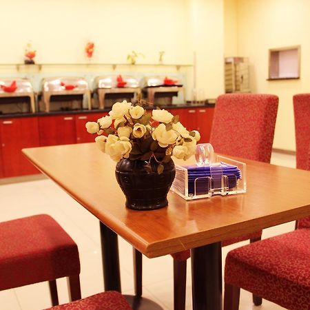 Hanting Express Shanghai Zhabei Park Branch Екстериор снимка
